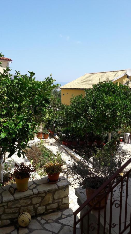 Voula Apartments Gaios Bagian luar foto