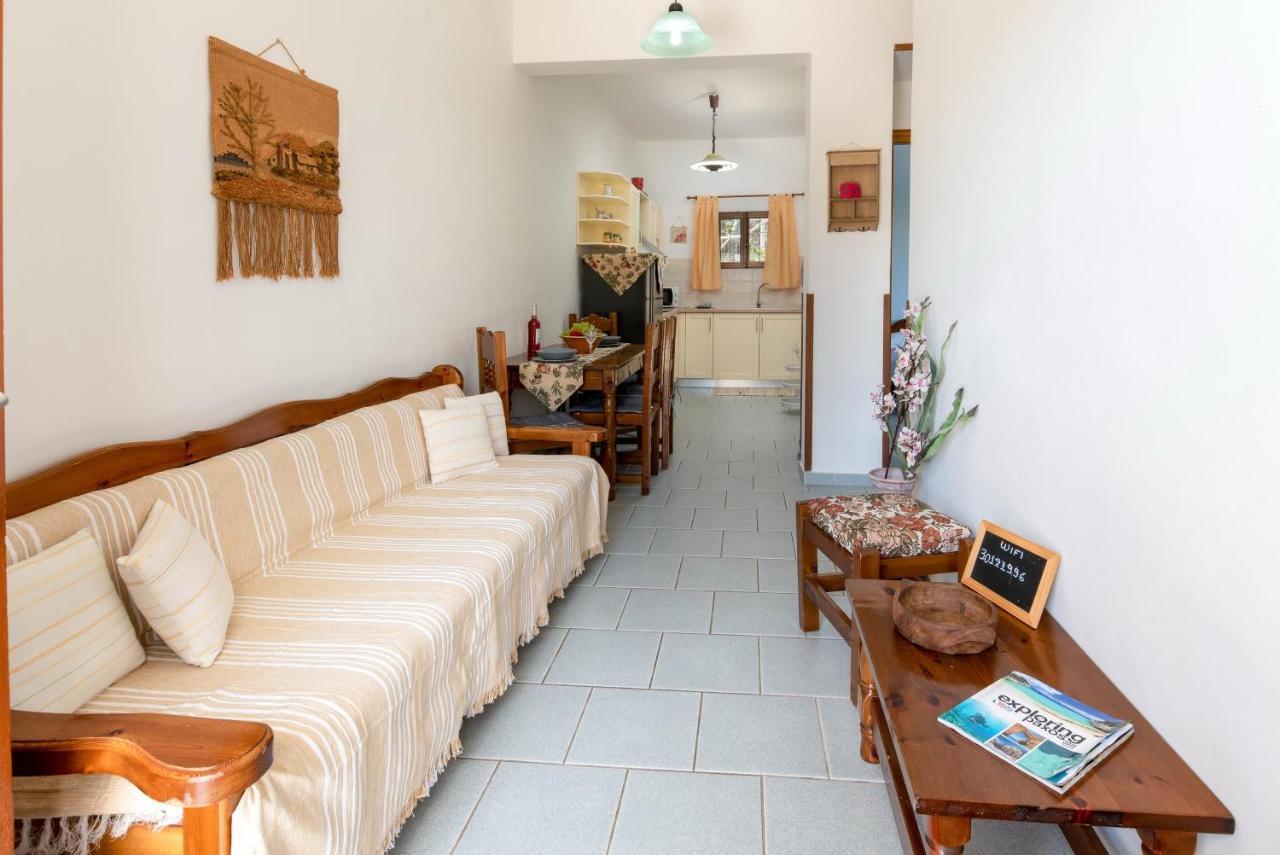 Voula Apartments Gaios Bagian luar foto