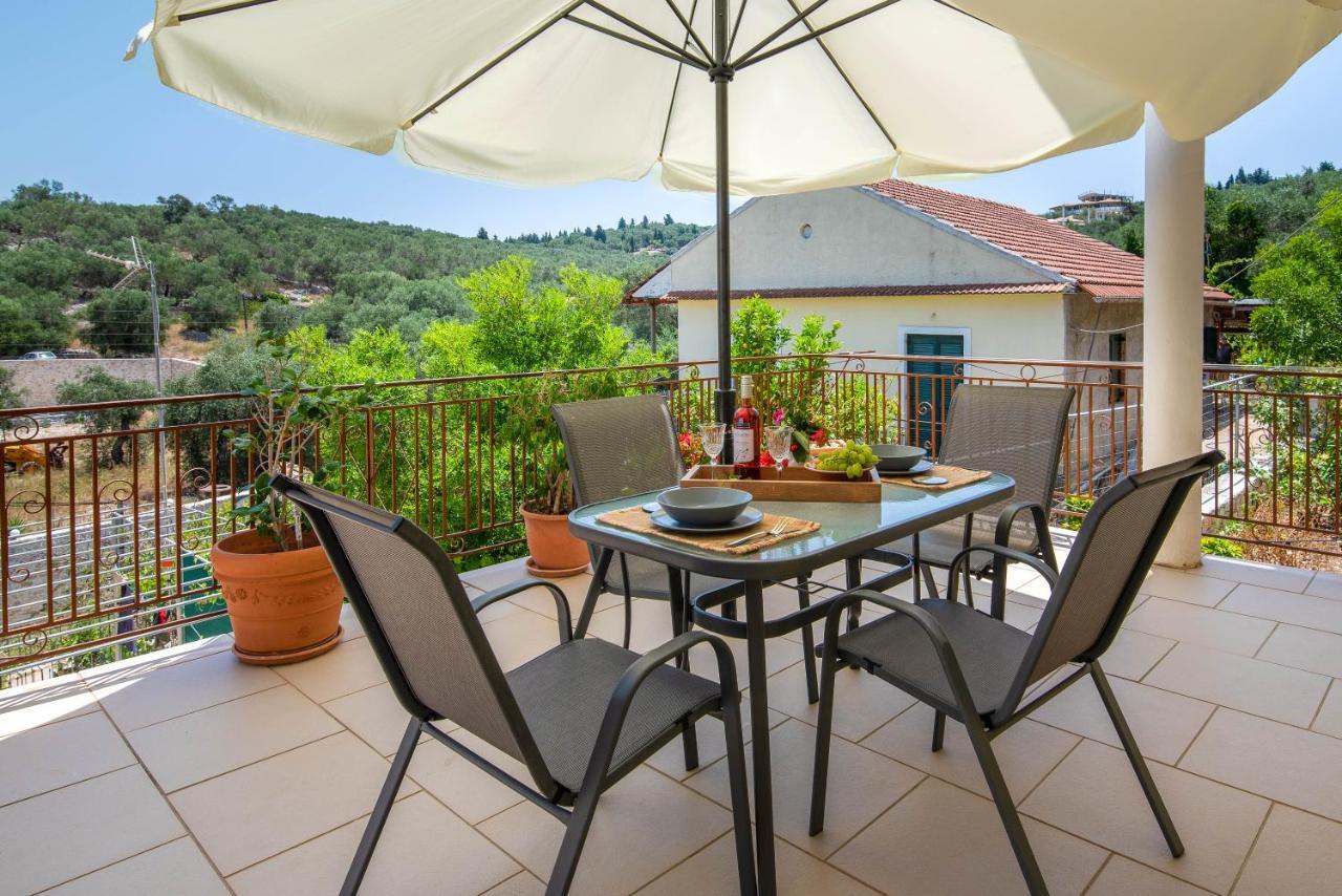 Voula Apartments Gaios Bagian luar foto
